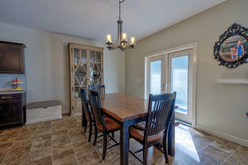 611 Robinson Avenue, Penhold, AB 