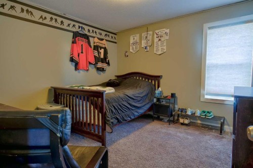 611 Robinson Avenue, Penhold, AB 