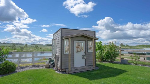 611 Robinson Avenue, Penhold, AB 