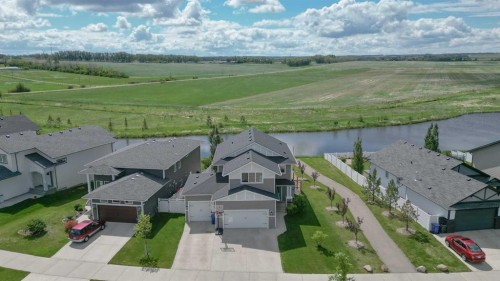 611 Robinson Avenue, Penhold, AB 