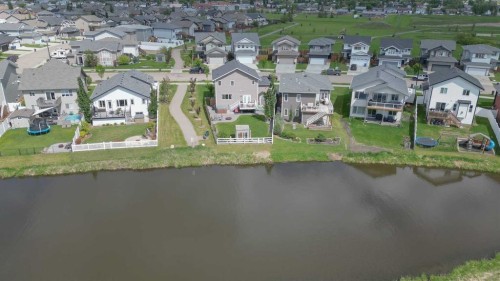 611 Robinson Avenue, Penhold, AB 