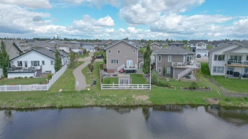 611 Robinson Avenue, Penhold, AB 