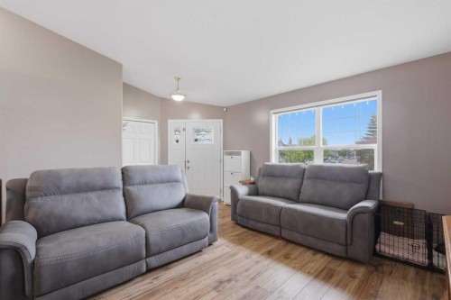 142 Robinson, Penhold, AB 