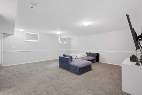 142 Robinson, Penhold, AB 