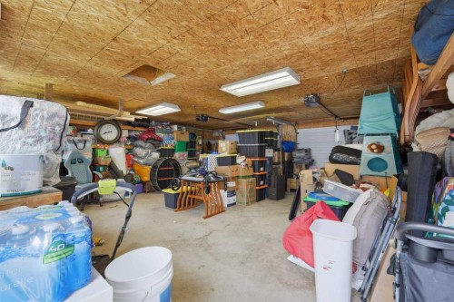 142 Robinson, Penhold, AB 