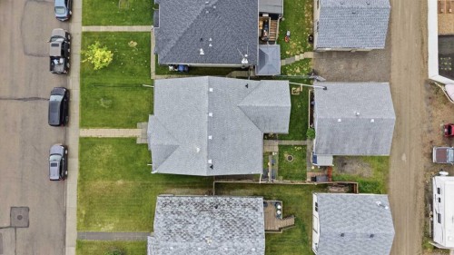 142 Robinson, Penhold, AB 