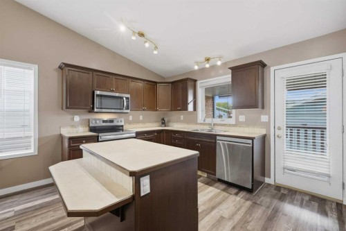 142 Robinson, Penhold, AB 