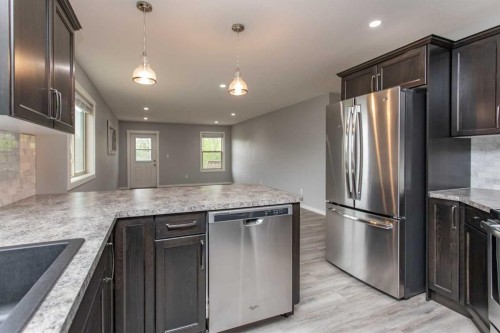 49 Sheep Close, Lacombe, AB 