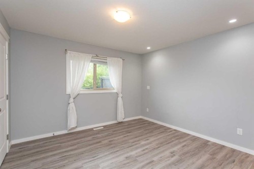 49 Sheep Close, Lacombe, AB 