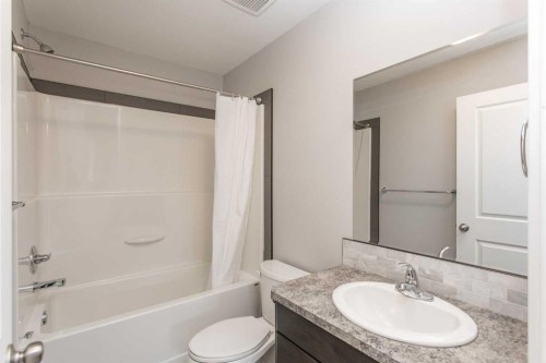 49 Sheep Close, Lacombe, AB 