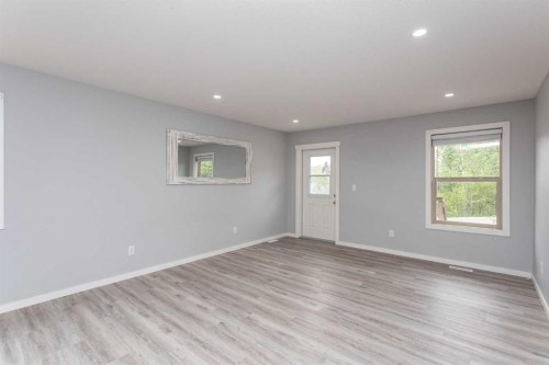 49 Sheep Close, Lacombe, AB 