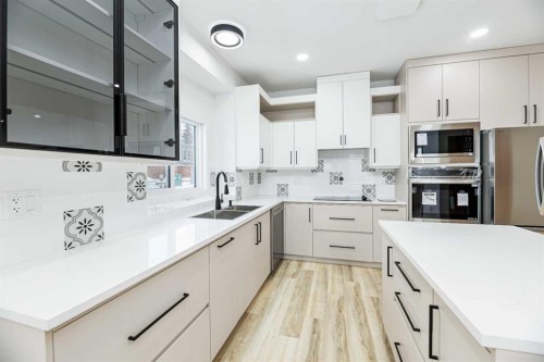 #2-4738 49A Avenue, Lacombe, AB 