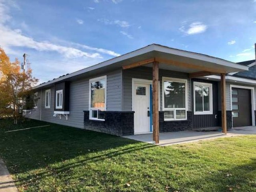 #2-4738 49A Avenue, Lacombe, AB 