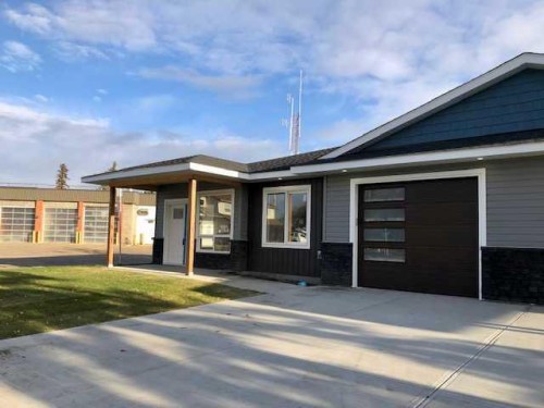 #2-4738 49A Avenue, Lacombe, AB 