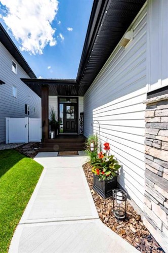 201 Thompson Crescent, Red Deer, AB 