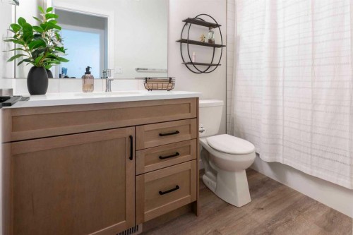 201 Thompson Crescent, Red Deer, AB 
