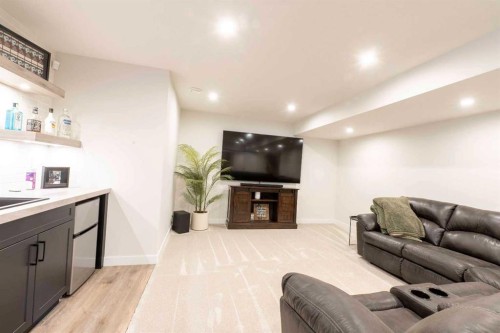 201 Thompson Crescent, Red Deer, AB 
