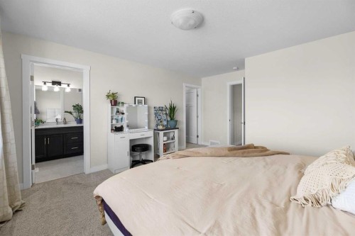 4761 Aspen Lakes Boulevard, Blackfalds, AB - Indoor Photo Showing Bedroom