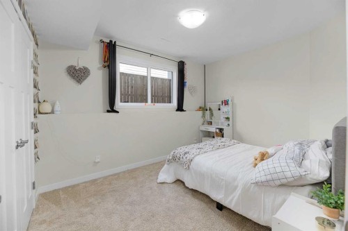 4761 Aspen Lakes Boulevard, Blackfalds, AB - Indoor Photo Showing Bedroom