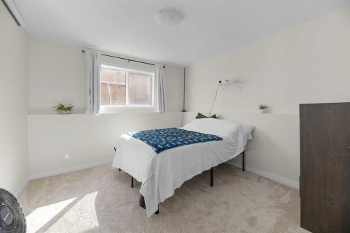 4761 Aspen Lakes Boulevard, Blackfalds, AB - Indoor Photo Showing Bedroom