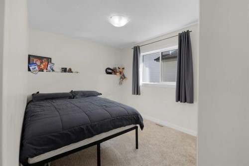 4761 Aspen Lakes Boulevard, Blackfalds, AB - Indoor Photo Showing Bedroom