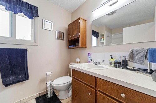 6404B 45 Avenue, Camrose, AB 