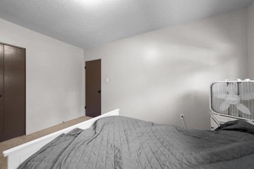 6404B 45 Avenue, Camrose, AB 