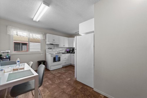 6404B 45 Avenue, Camrose, AB 