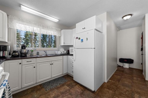 6404B 45 Avenue, Camrose, AB 