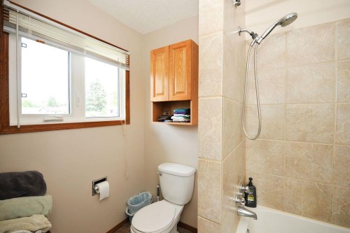 6606 44 Avenue, Camrose, AB 