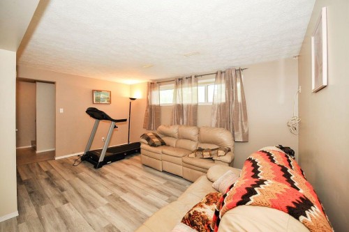 6606 44 Avenue, Camrose, AB 