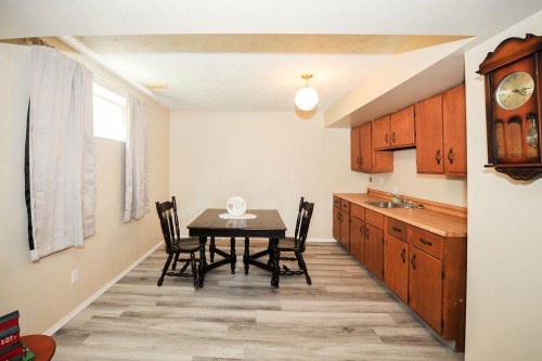 6606 44 Avenue, Camrose, AB 