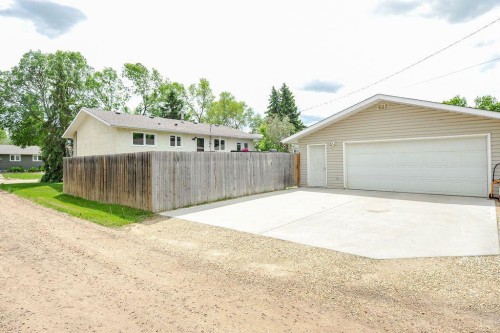 6606 44 Avenue, Camrose, AB 