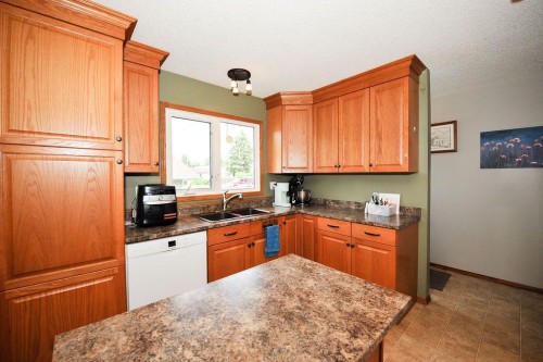 6606 44 Avenue, Camrose, AB 