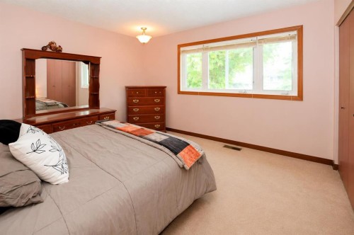 6606 44 Avenue, Camrose, AB 
