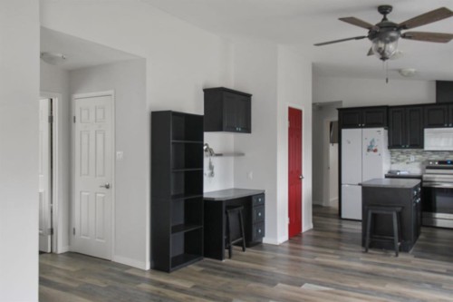 4932 51 Street, Lougheed, AB - Indoor Photo Showing Kitchen