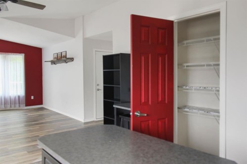 4932 51 Street, Lougheed, AB - Indoor