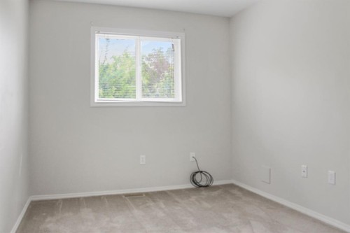 4932 51 Street, Lougheed, AB - Indoor Photo Showing Other Room