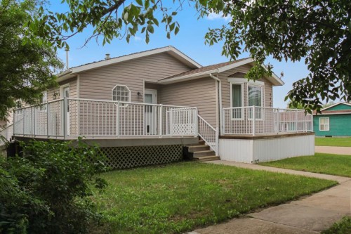 4932 51 Street, Lougheed, AB - Outdoor With Deck Patio Veranda