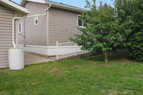4932 51 Street, Lougheed, AB - Outdoor