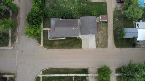 4932 51 Street, Lougheed, AB - Outdoor