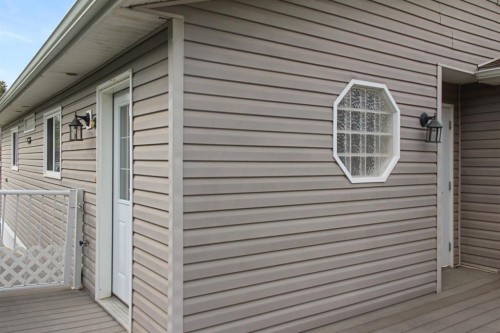 4932 51 Street, Lougheed, AB - Outdoor With Exterior