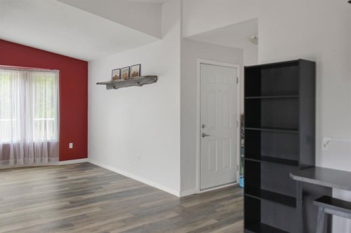 4932 51 Street, Lougheed, AB - Indoor Photo Showing Other Room