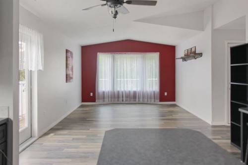 4932 51 Street, Lougheed, AB - Indoor Photo Showing Other Room