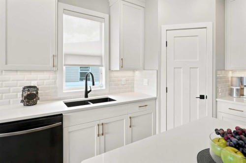 99 Gray Close, Sylvan Lake, AB 