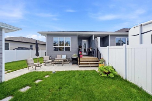 99 Gray Close, Sylvan Lake, AB 