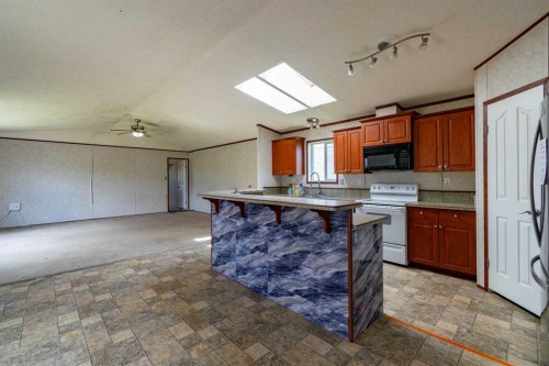 6013 54 Ave Close, Stettler, AB 
