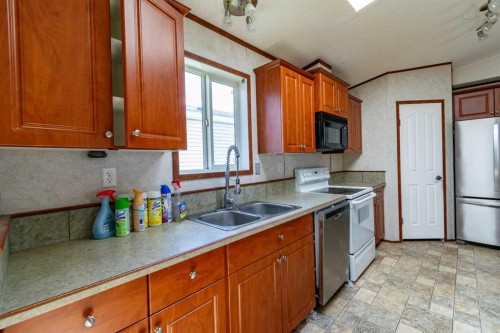 6013 54 Ave Close, Stettler, AB 