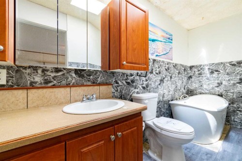 6013 54 Ave Close, Stettler, AB 