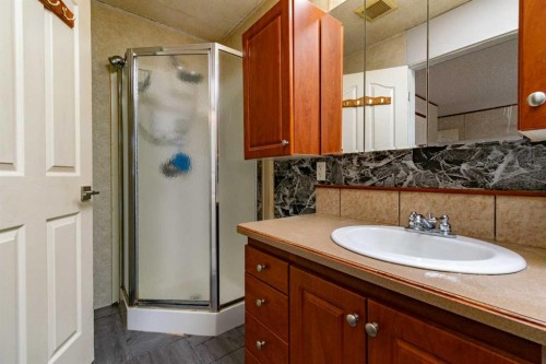 6013 54 Ave Close, Stettler, AB 